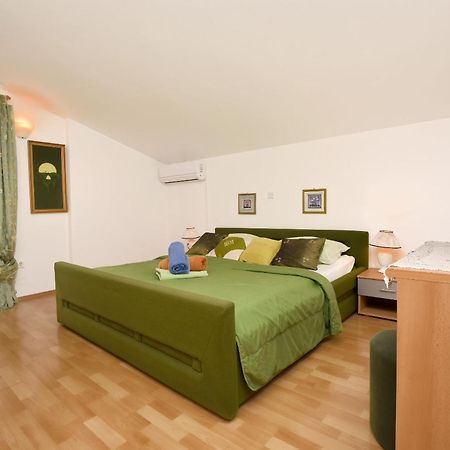 Apartment And Rooms Artina Vodice Eksteriør billede