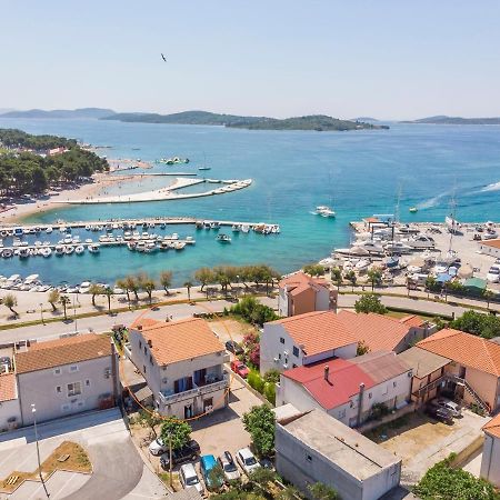 Apartment And Rooms Artina Vodice Eksteriør billede