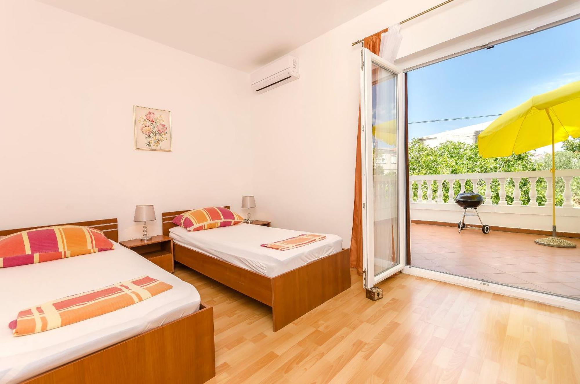 Apartment And Rooms Artina Vodice Eksteriør billede