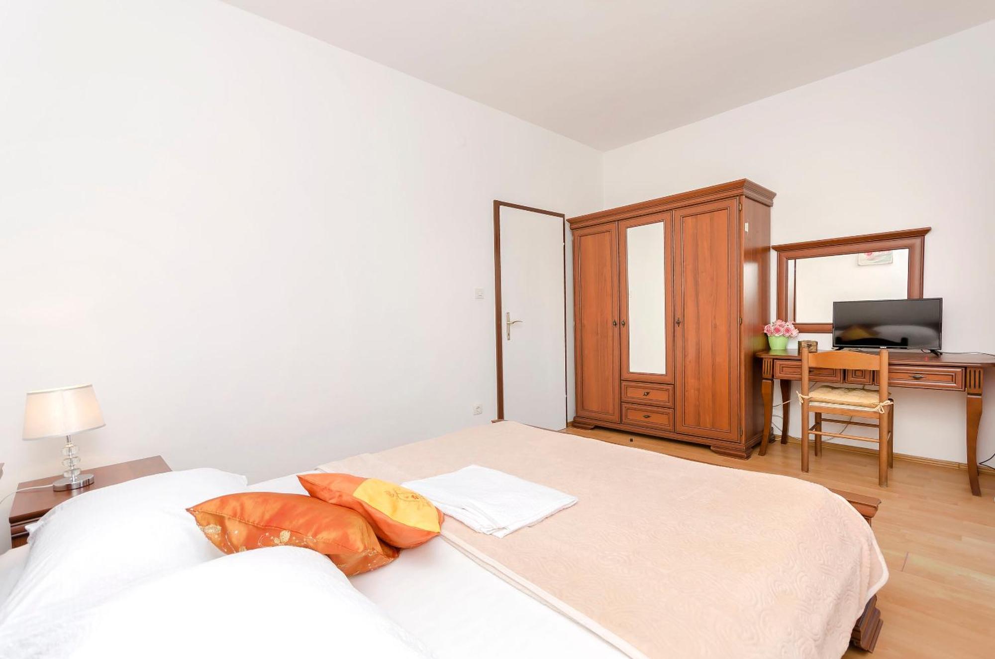 Apartment And Rooms Artina Vodice Eksteriør billede