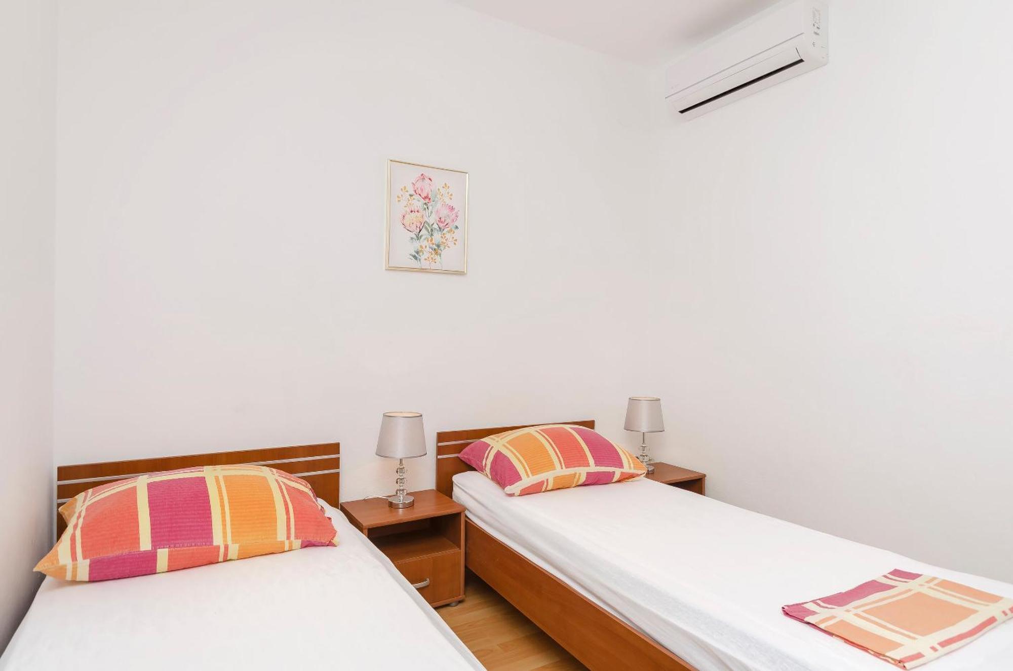 Apartment And Rooms Artina Vodice Eksteriør billede