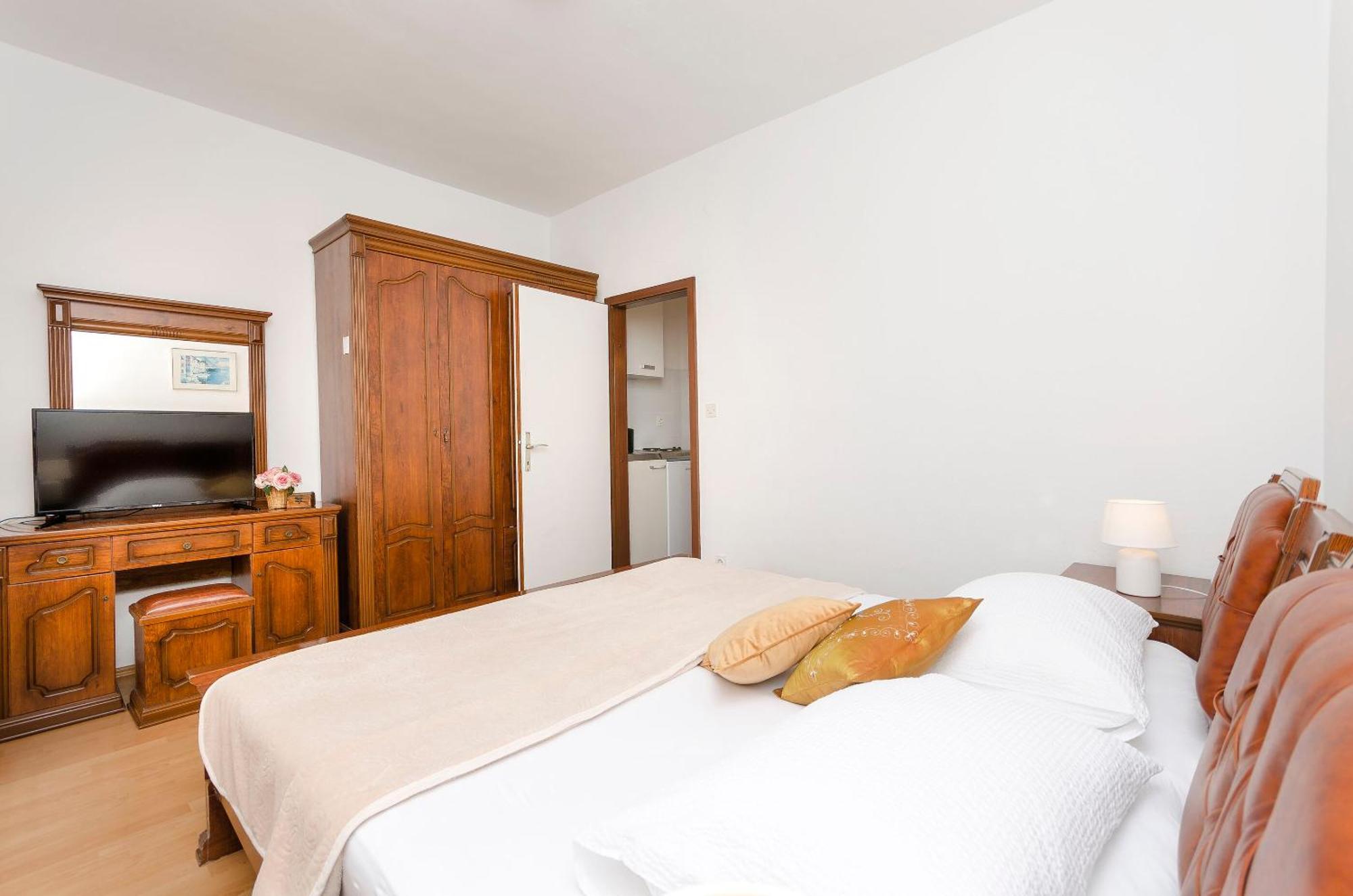 Apartment And Rooms Artina Vodice Eksteriør billede