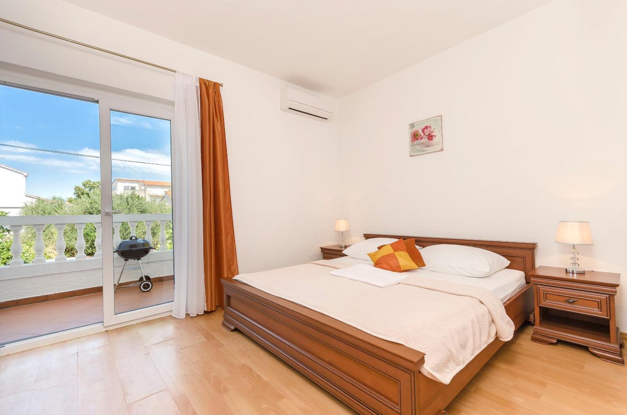 Apartment And Rooms Artina Vodice Eksteriør billede