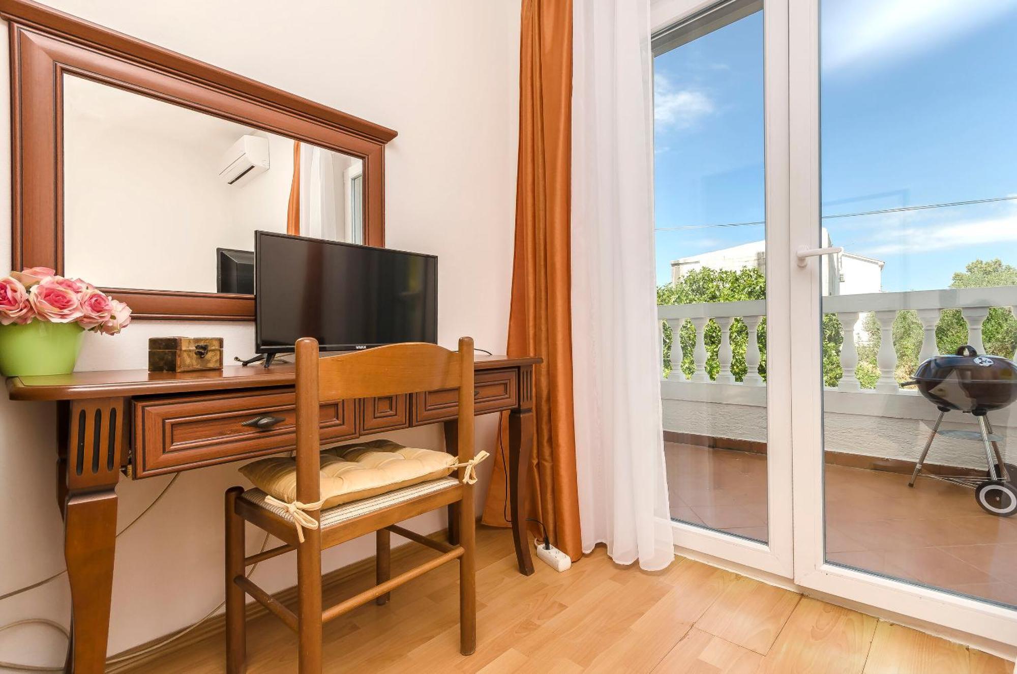 Apartment And Rooms Artina Vodice Eksteriør billede
