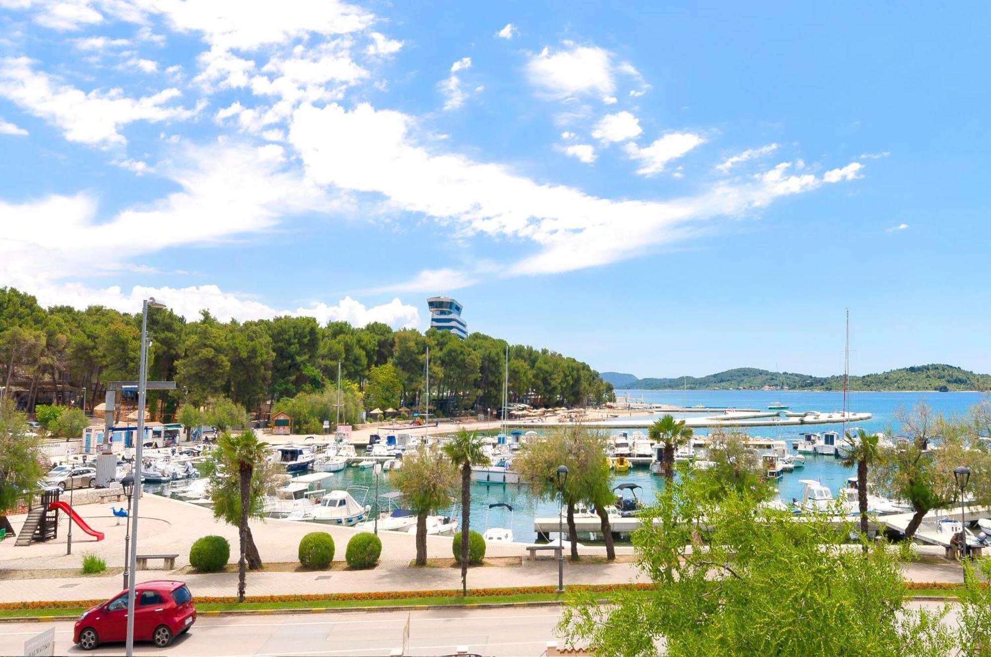 Apartment And Rooms Artina Vodice Eksteriør billede